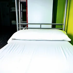 https://feetup-yellow-nest-hostel-barcelona.catalonia-hotels.com